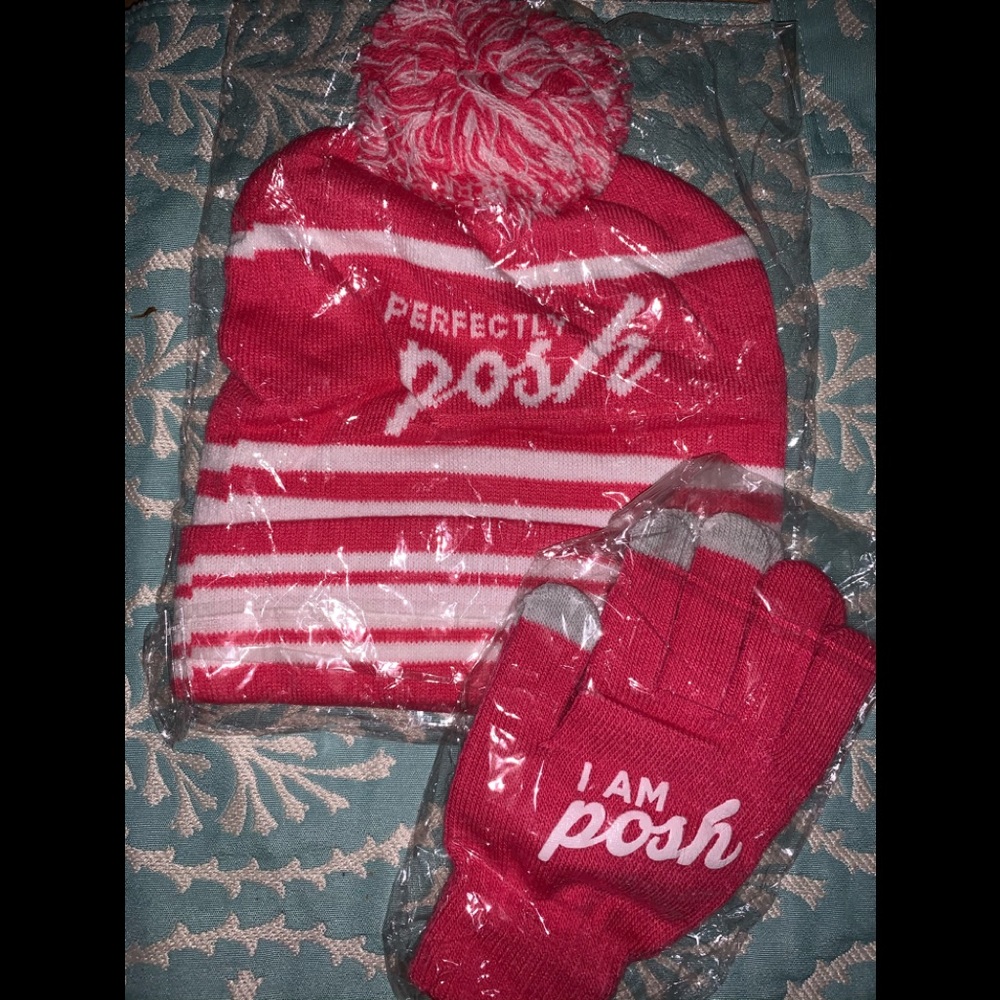 Perfectly POSH Hot Pink Hat w/ ball & Text Gloves